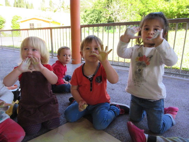 Photo Enfants en activité Crèche Les Poussins