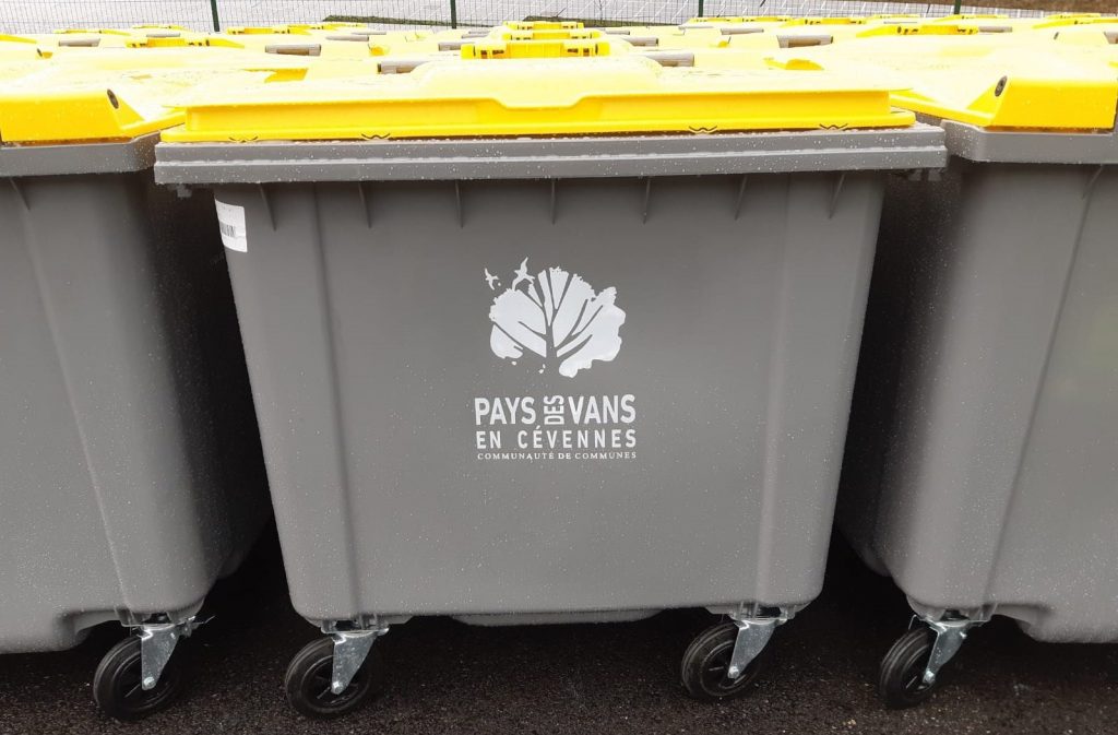 Poubelles jaunes