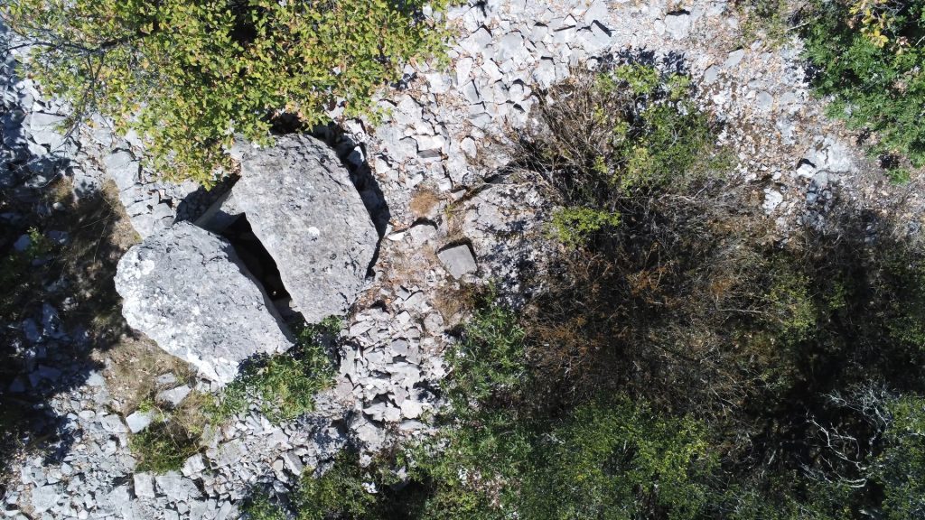 Dolmen à Saint-Paul-le-Jeune