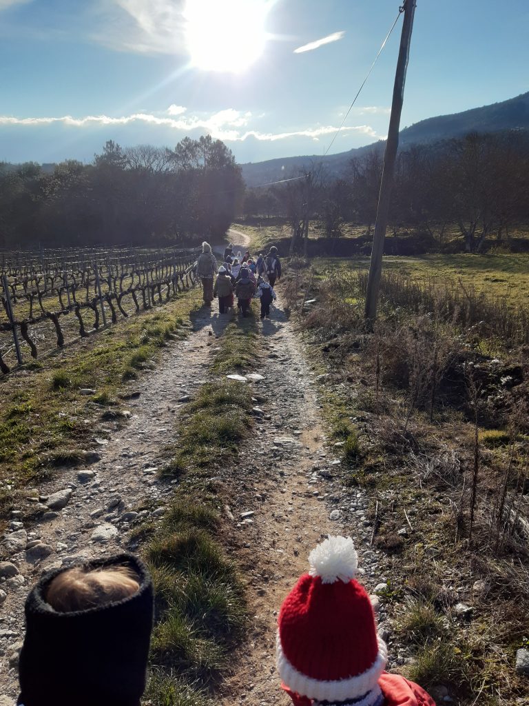 Dehors les enfants du Pays des Vans en Cévennes !